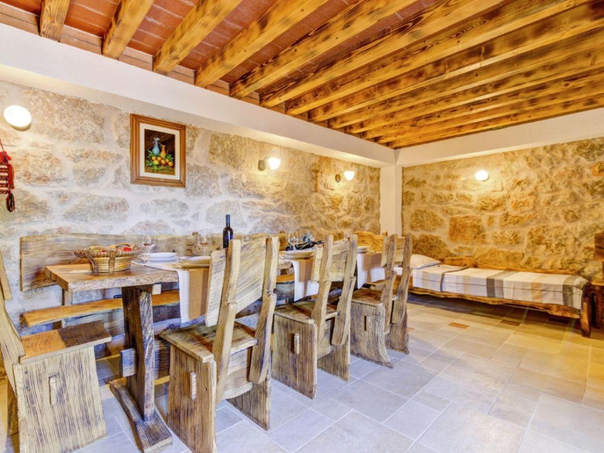 Lovely Holiday Home In Starigrad Εξωτερικό φωτογραφία