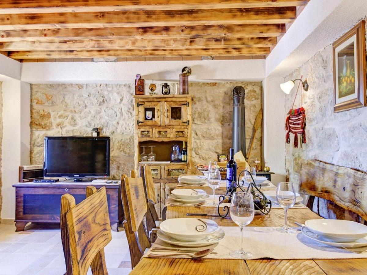 Lovely Holiday Home In Starigrad Εξωτερικό φωτογραφία