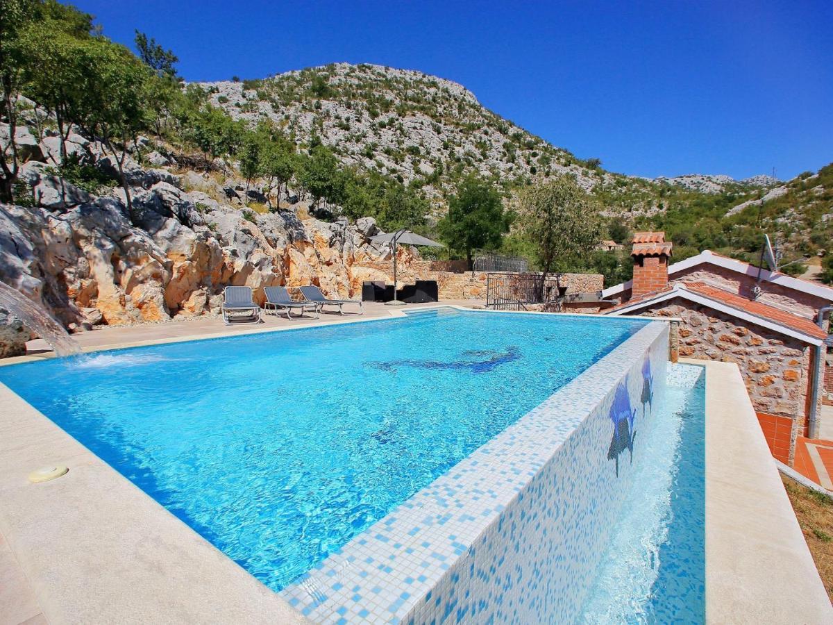 Lovely Holiday Home In Starigrad Εξωτερικό φωτογραφία