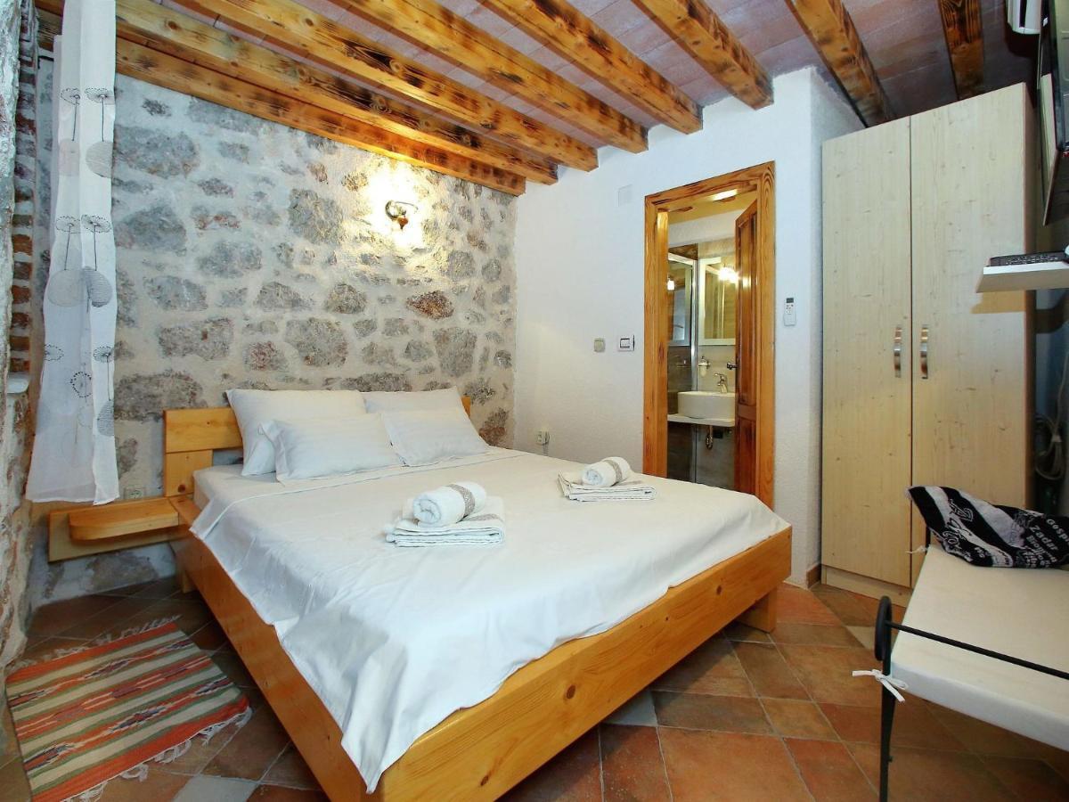 Lovely Holiday Home In Starigrad Εξωτερικό φωτογραφία