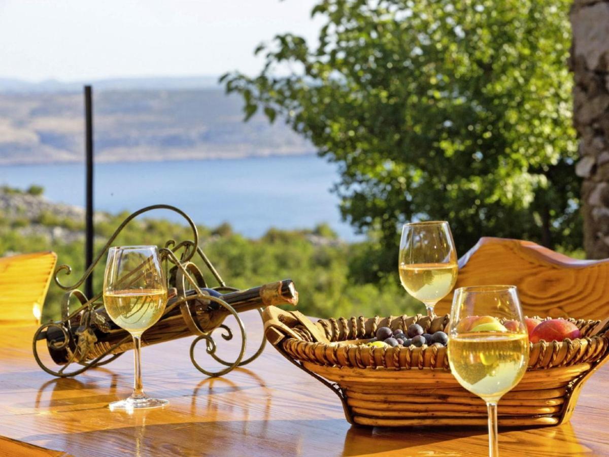 Lovely Holiday Home In Starigrad Εξωτερικό φωτογραφία