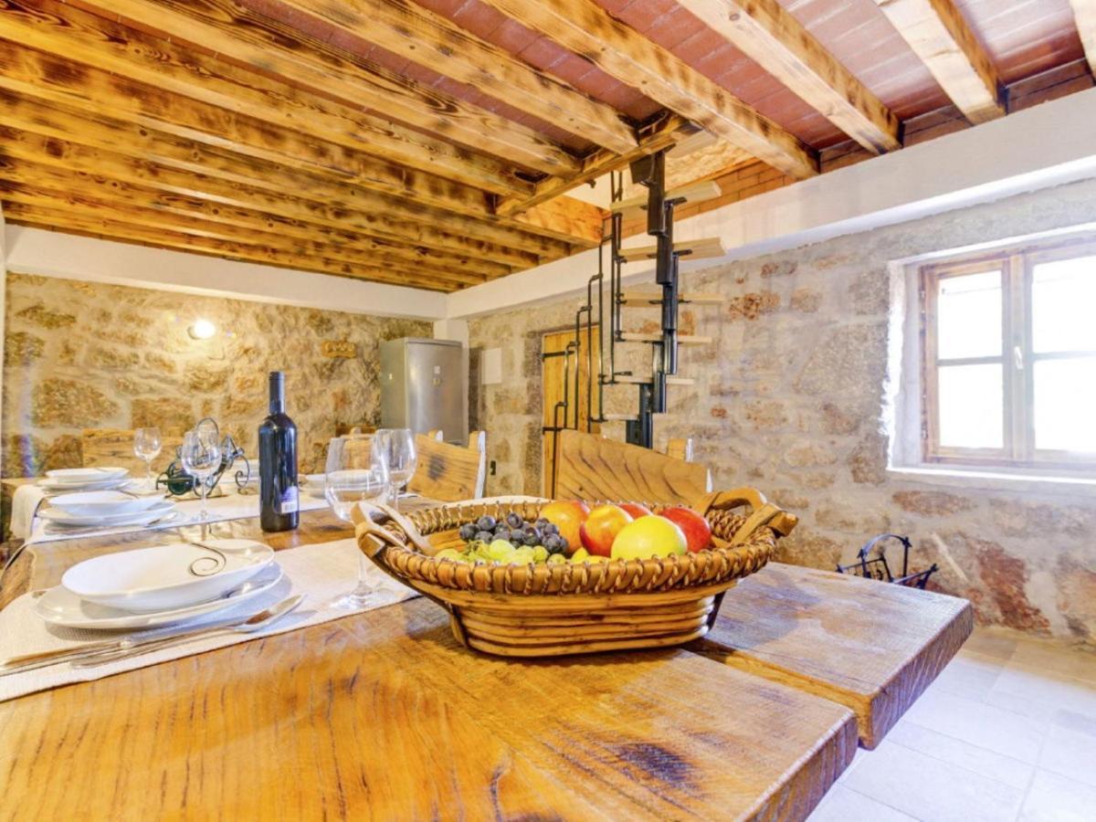 Lovely Holiday Home In Starigrad Εξωτερικό φωτογραφία