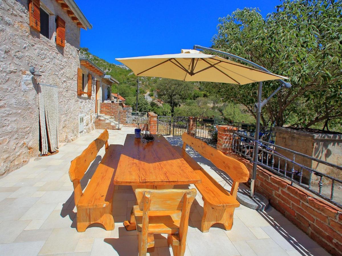 Lovely Holiday Home In Starigrad Εξωτερικό φωτογραφία