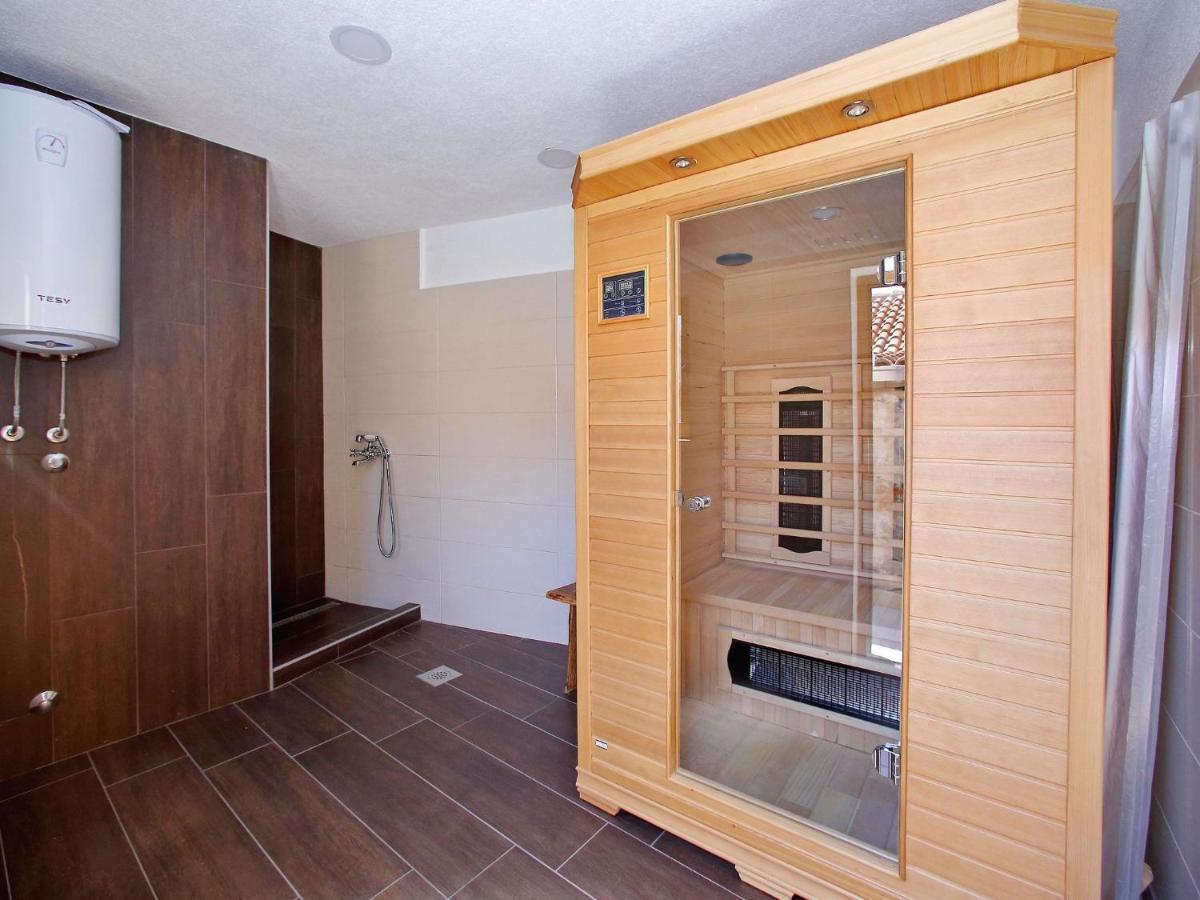 Lovely Holiday Home In Starigrad Εξωτερικό φωτογραφία